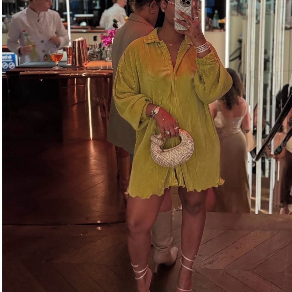 PrettyLittleThings Vibrant Lime Shirt Dress Size 2 US
